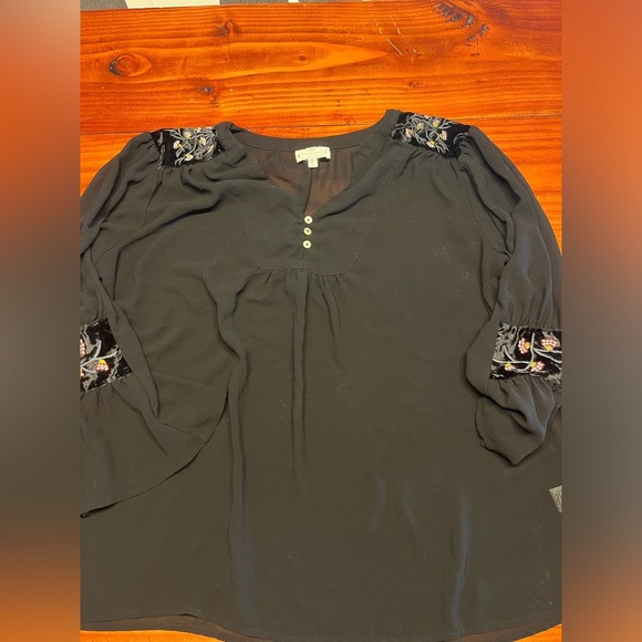 grand & greene Tops - Boutique sheer top